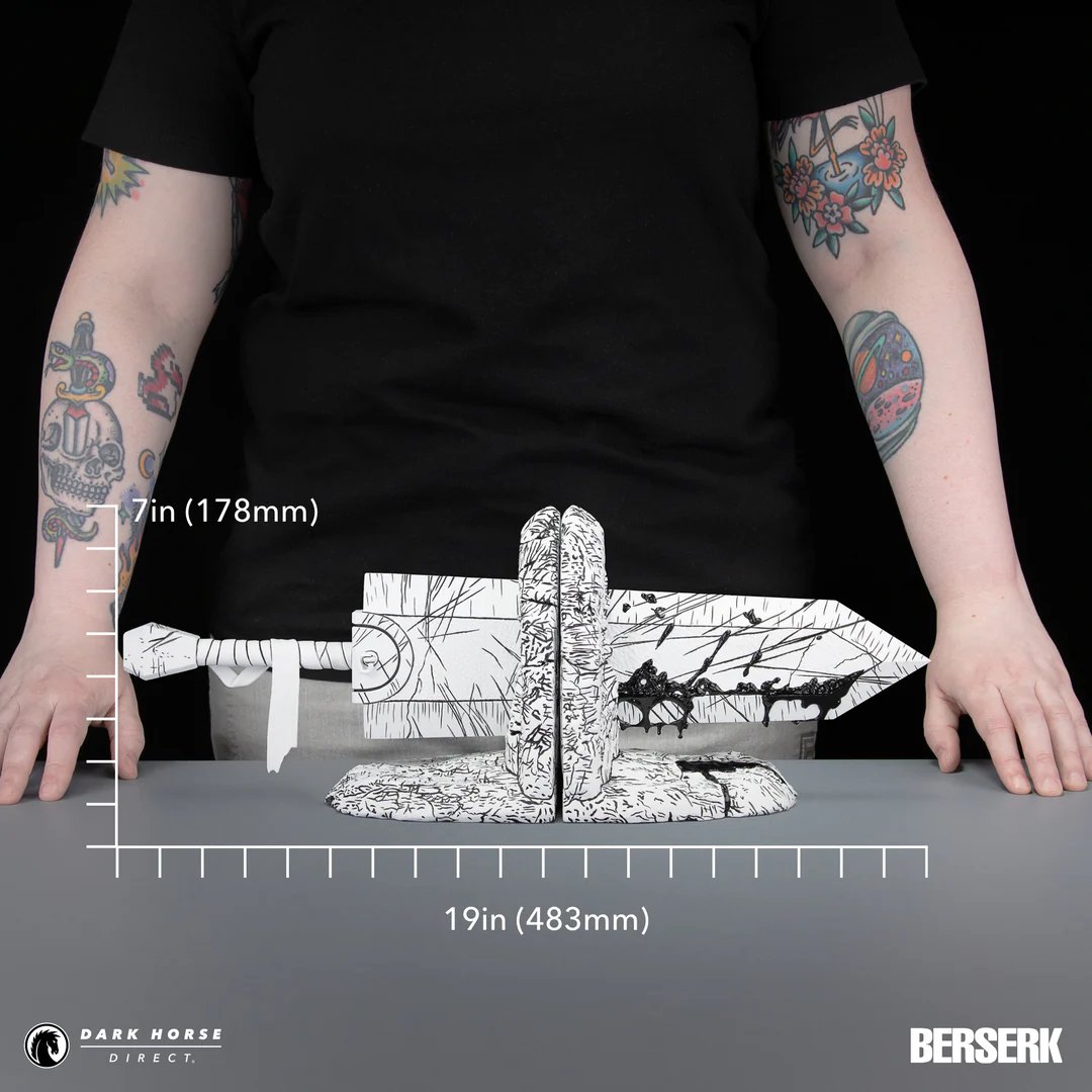 Berserk: Dragon Slayer Sword Bookends (Manga Paint Variant) - Bstorekw
