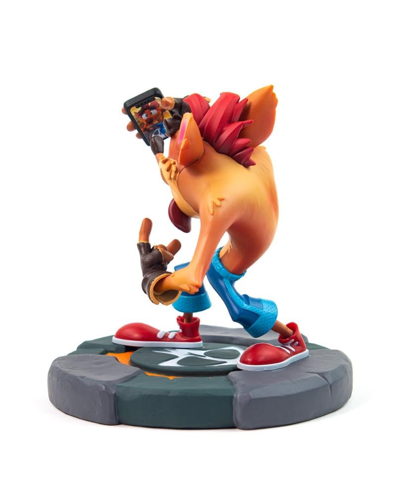 Crash bandicoot selfie figure - Bstorekw