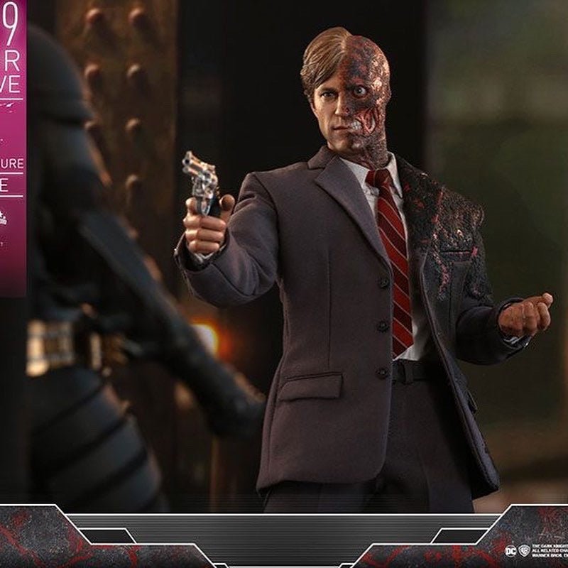 Two face 1/6 scale figure by Hot toys (toy fair exclusive) - Bstorekw